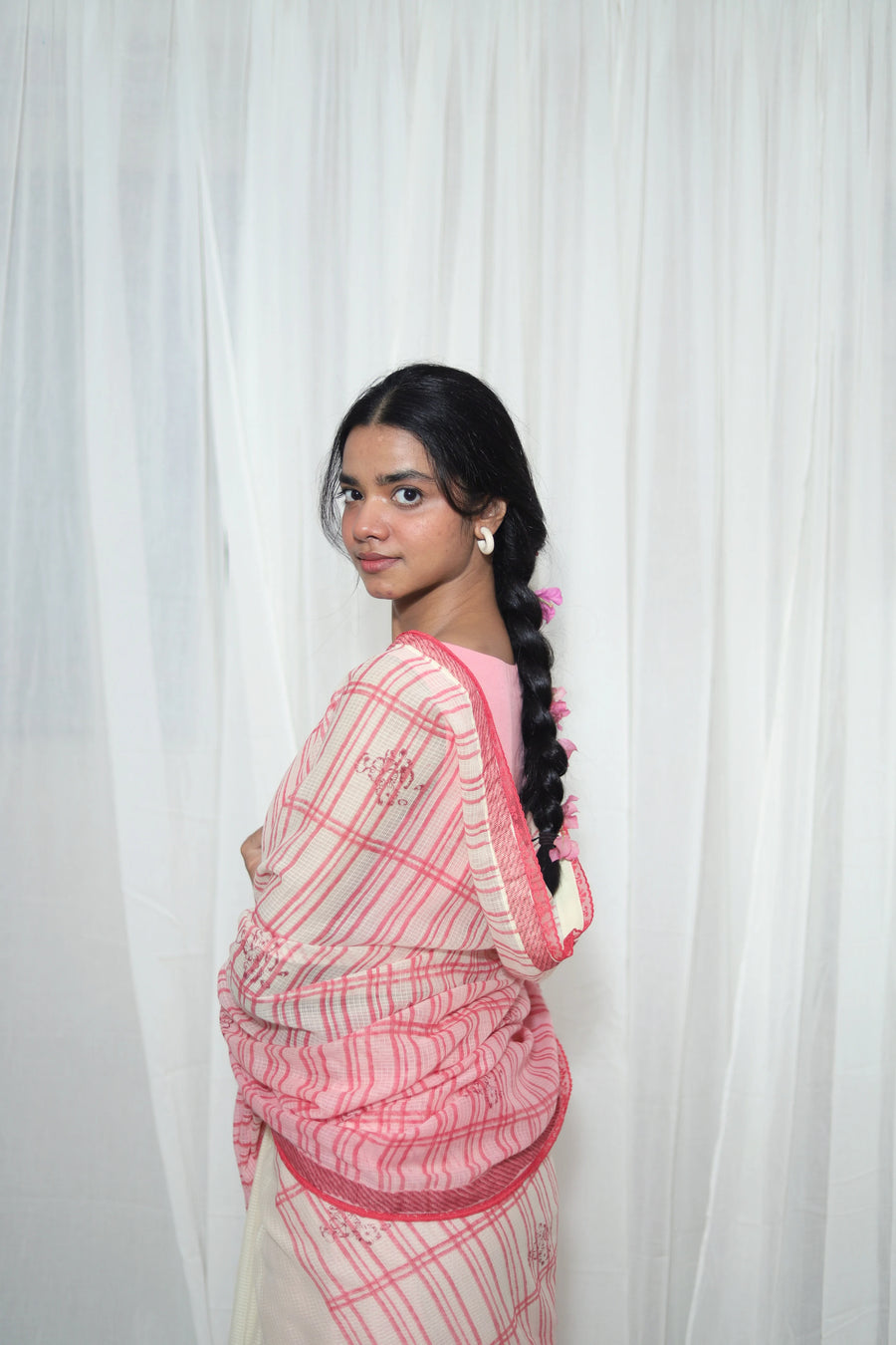 KAAGZI SARI