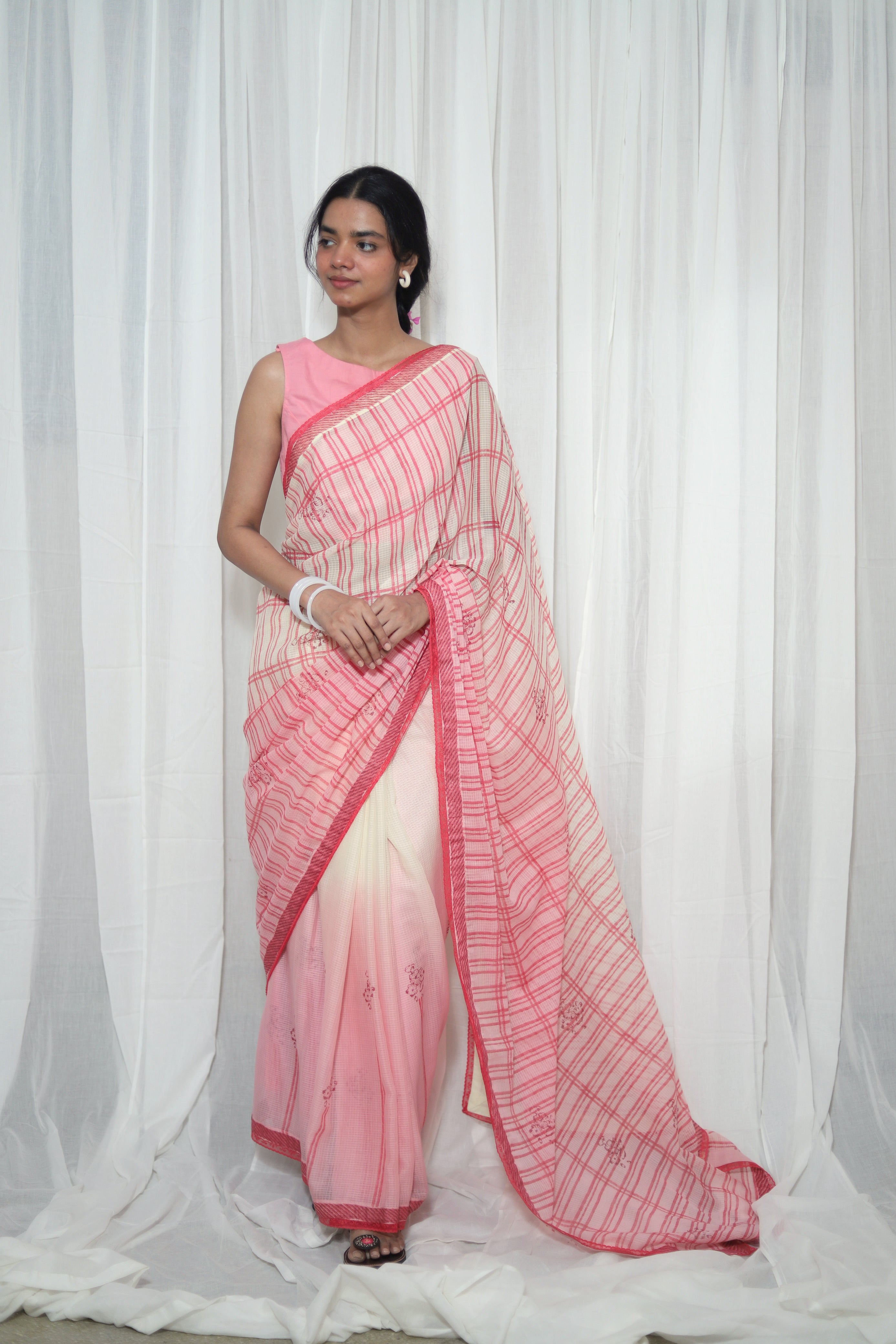 KAAGZI SARI